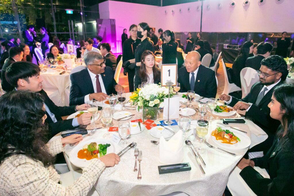 Singapore Academy of Law welcomes Newly Admitted Lawyers at Inaugural Mass Admission Dinner