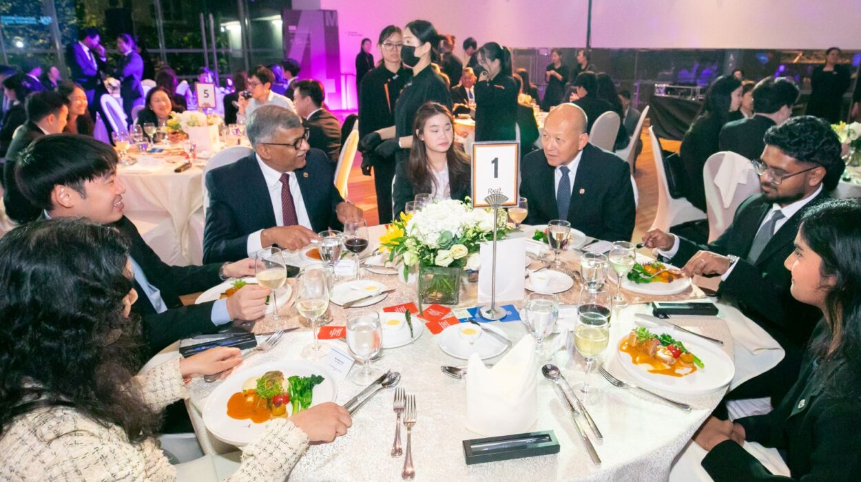 Singapore Academy of Law welcomes Newly Admitted Lawyers at Inaugural Mass Admission Dinner